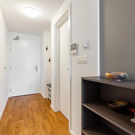 Slovakia Guthaus 64d * Μπρατισλάβα