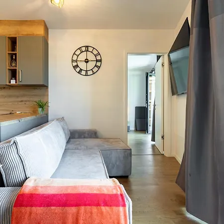 Slovakia Guthaus 64d