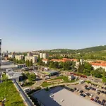 Slovakia Guthaus 64d ברטיסלאבה