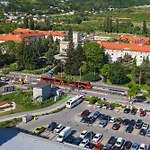 Slovakia Guthaus 64d דירה
